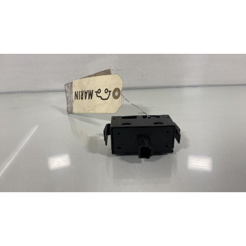Bouton de warning RENAULT TRAFIC 3 Photo n°1