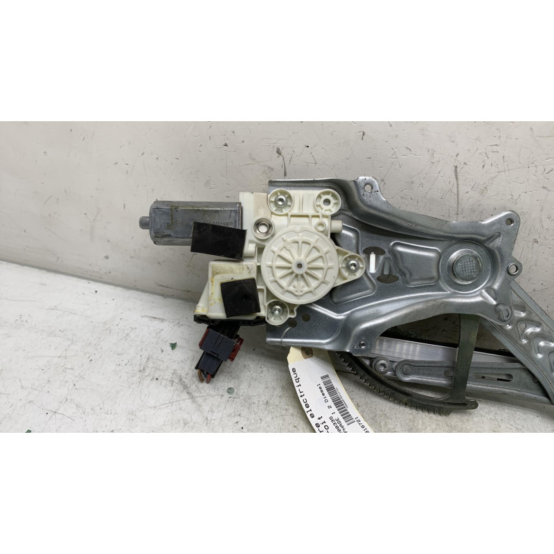 Leve vitre electrique avant droit OPEL VECTRA C Photo n°3