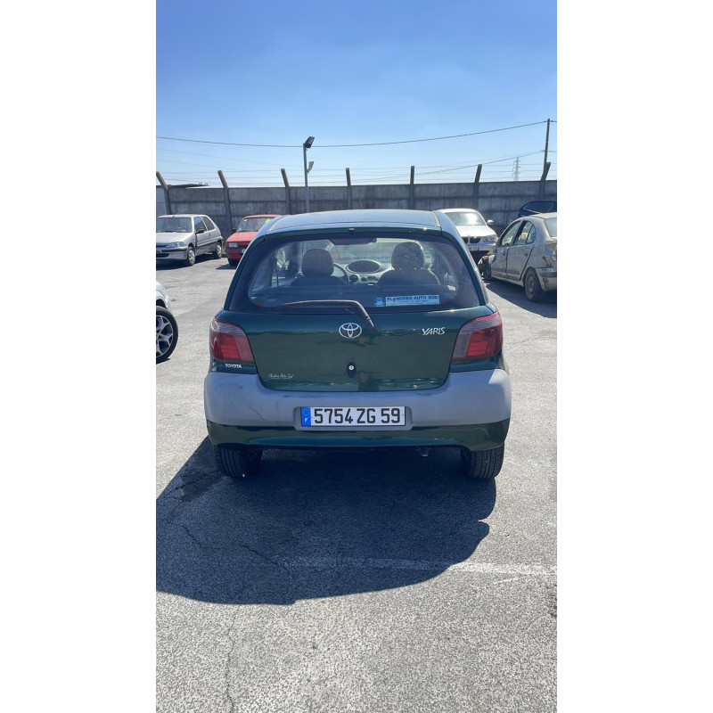 Feu arriere stop central TOYOTA YARIS 1 Photo n°12