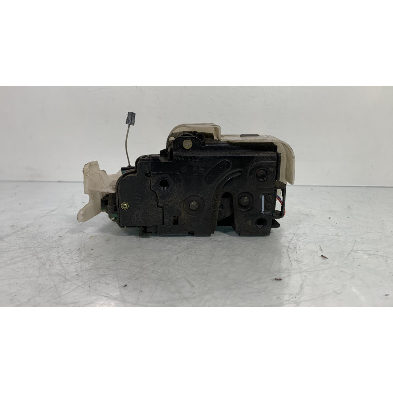 Serrure avant droit VOLKSWAGEN GOLF 4 Photo n°3