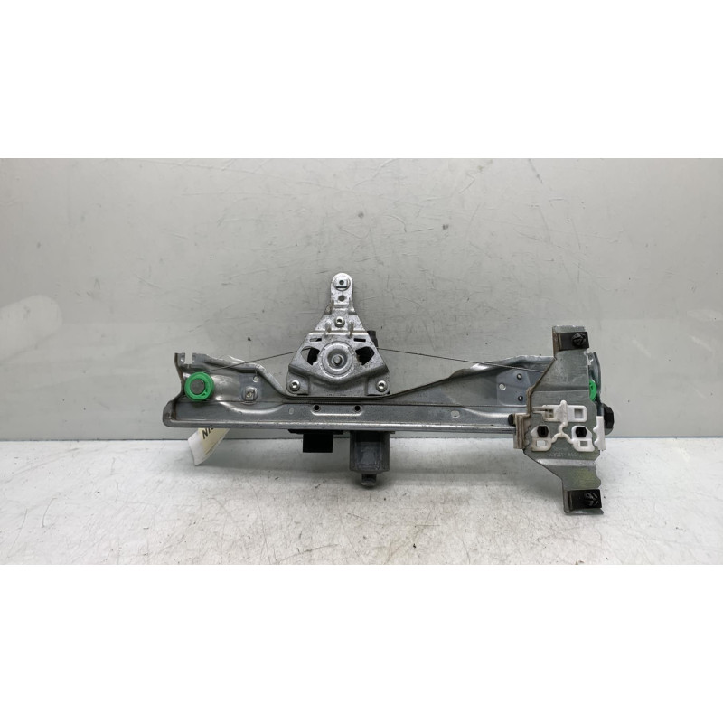 Leve vitre electrique arriere gauche PEUGEOT 308 1 SW Photo n°1