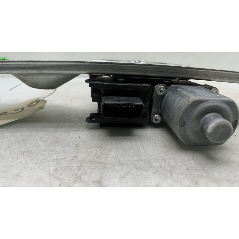 Leve vitre electrique arriere gauche PEUGEOT 308 1 SW Photo n°3