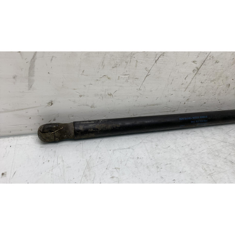 Verin de capot VOLKSWAGEN TOUAREG 2 Photo n°2