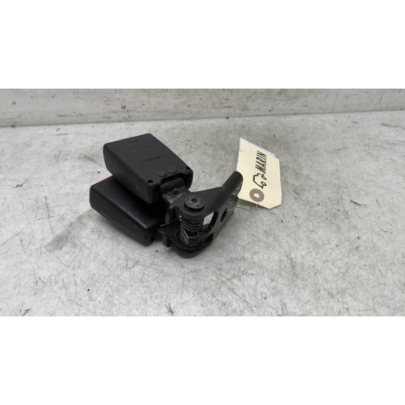 Attache ceinture arriere droit FORD FIESTA 6 Photo n°2
