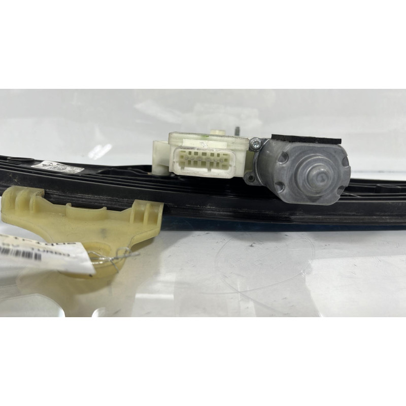 Leve vitre electrique avant droit RENAULT CLIO 5 Photo n°1