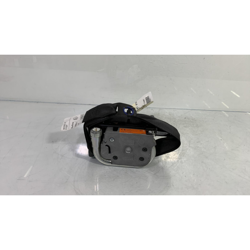 Pretensionneur de ceinture avant droit TOYOTA YARIS 3 Photo n°2