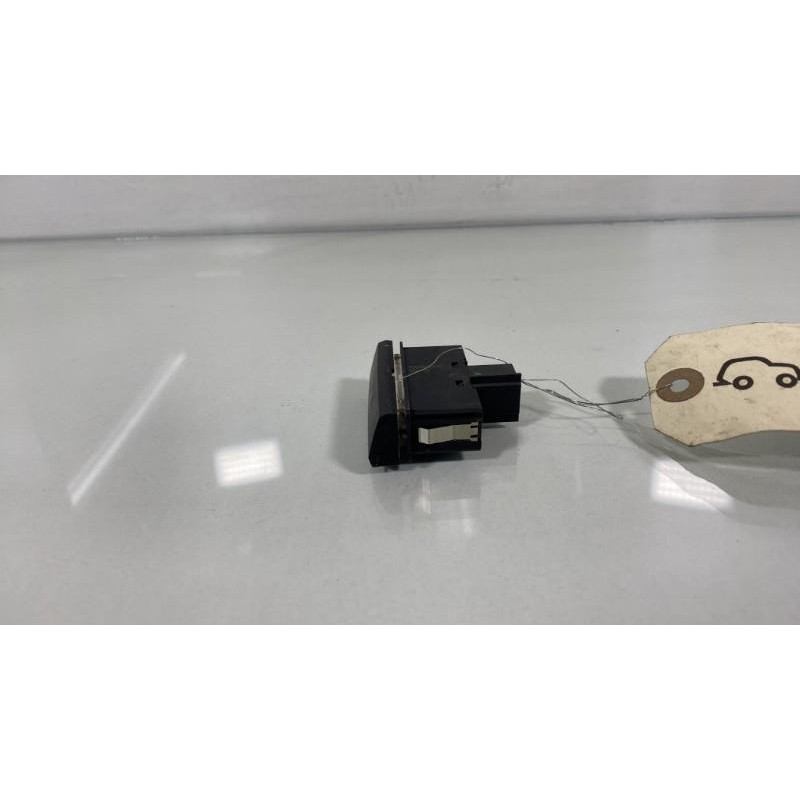 Bouton de warning VOLKSWAGEN TOUAREG 2 Photo n°3