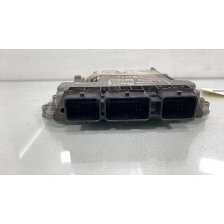 Calculateur moteur PEUGEOT 207