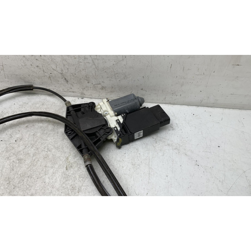 Leve vitre electrique avant droit VOLKSWAGEN NEW BEETLE 1 Photo n°3