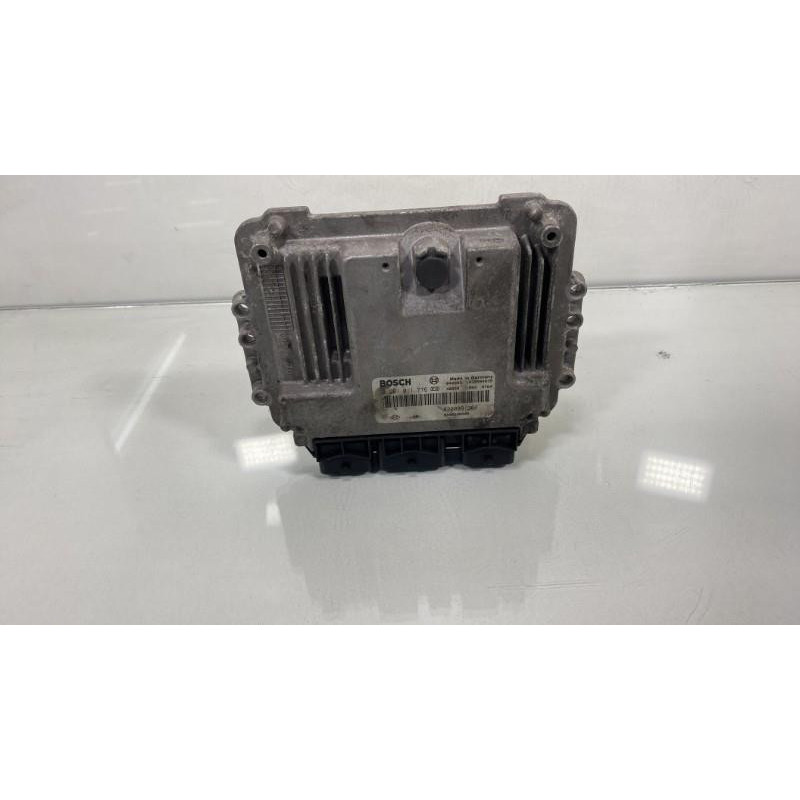 Calculateur moteur RENAULT GRAND SCENIC 2 Photo n°3