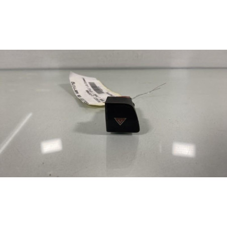 Bouton de warning PEUGEOT 5008 1