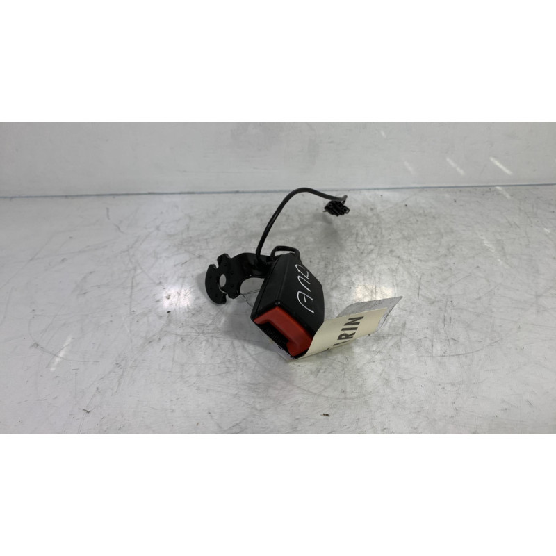 Attache ceinture arriere droit AUDI A1 1 Photo n°2