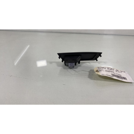 Interrupteur de leve vitre avant droit AUDI A1 1