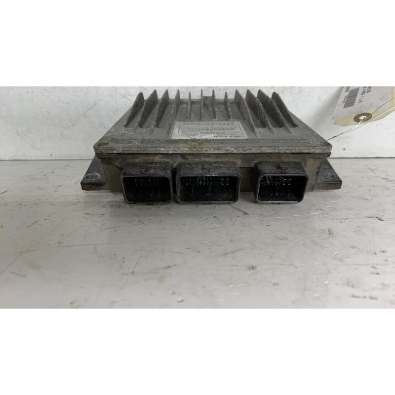Calculateur moteur RENAULT CLIO 2 CAMPUS Photo n°1