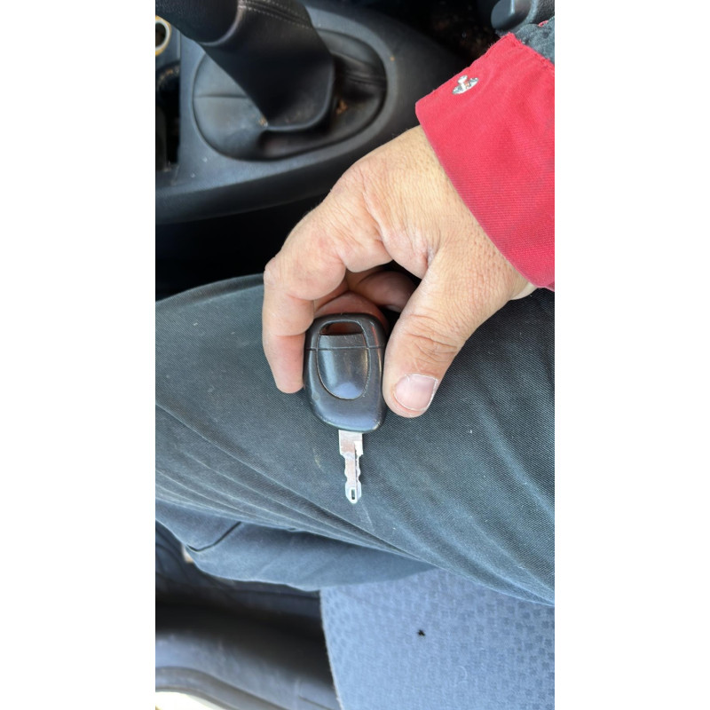 Calculateur moteur RENAULT CLIO 2 CAMPUS Photo n°10