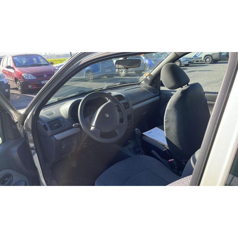 Calculateur moteur RENAULT CLIO 2 CAMPUS Photo n°15