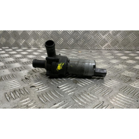 Pompe de circulation d'eau, chauffage auxiliaire VOLKSWAGEN PASSAT 4