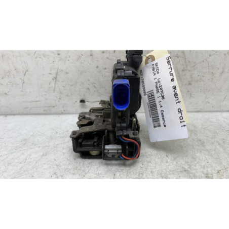 Serrure avant droit SKODA FABIA 1