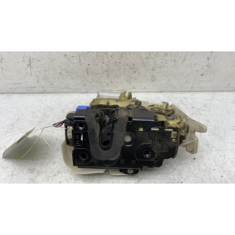 Serrure avant droit VOLKSWAGEN POLO 4 Photo n°3