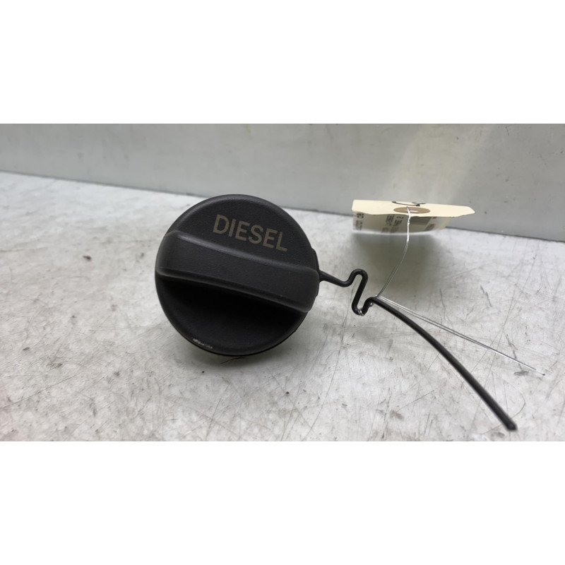 Bouchon de carburant TOYOTA YARIS 2 Photo n°1