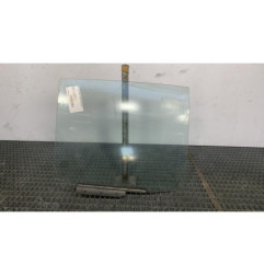 Vitre arriere droit TOYOTA YARIS 2