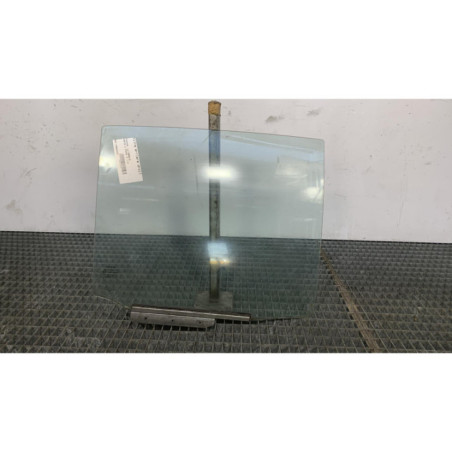 Vitre arriere droit TOYOTA YARIS 2