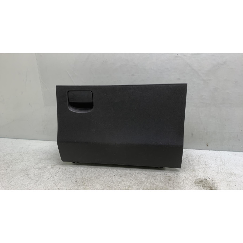 Boite a gants TOYOTA YARIS 2 Photo n°2