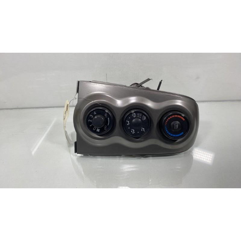 Commande chauffage TOYOTA YARIS 2 Photo n°3