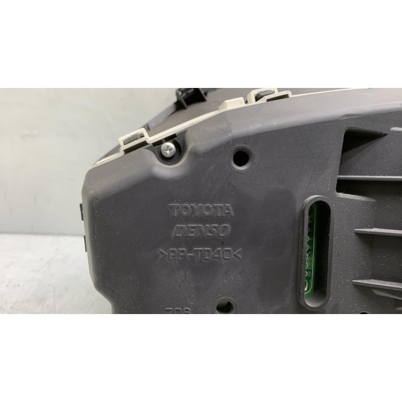 Compteur TOYOTA YARIS 2 Photo n°4