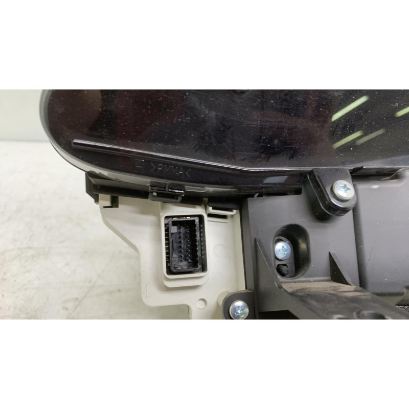 Compteur TOYOTA YARIS 2 Photo n°6