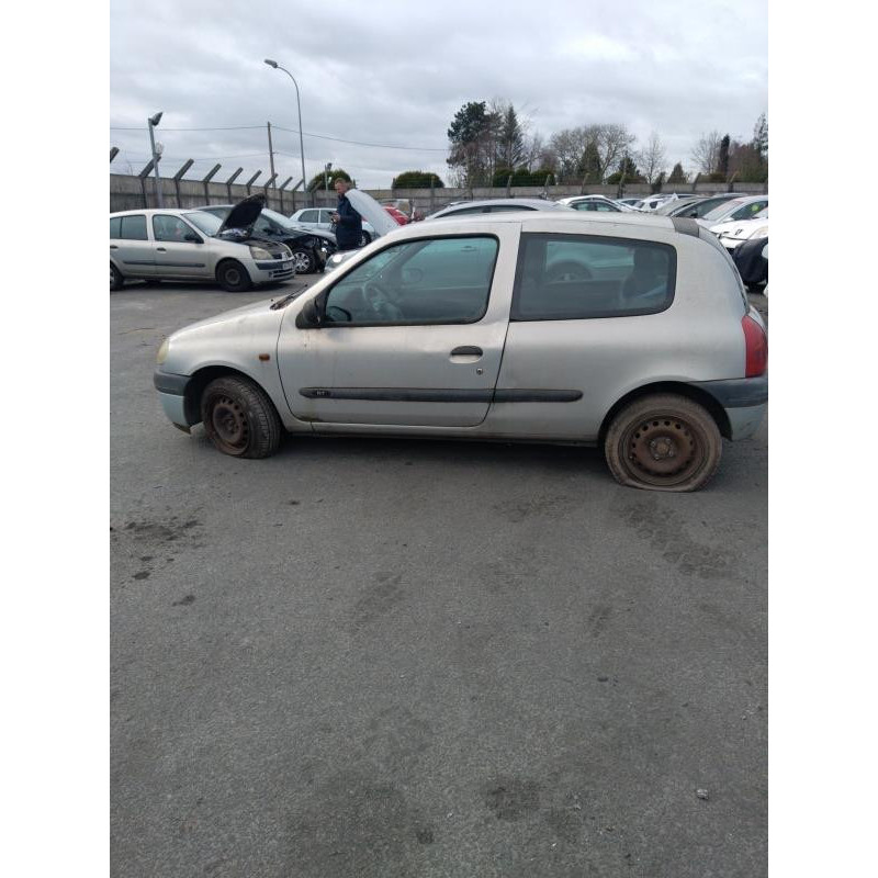 Pompe à carburant RENAULT CLIO 2 Photo n°8
