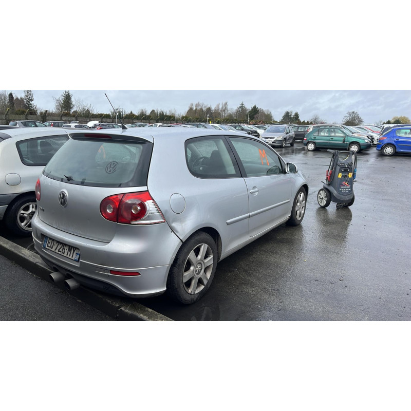 Feu arriere secondaire droit (feux) VOLKSWAGEN GOLF 5 Photo n°7