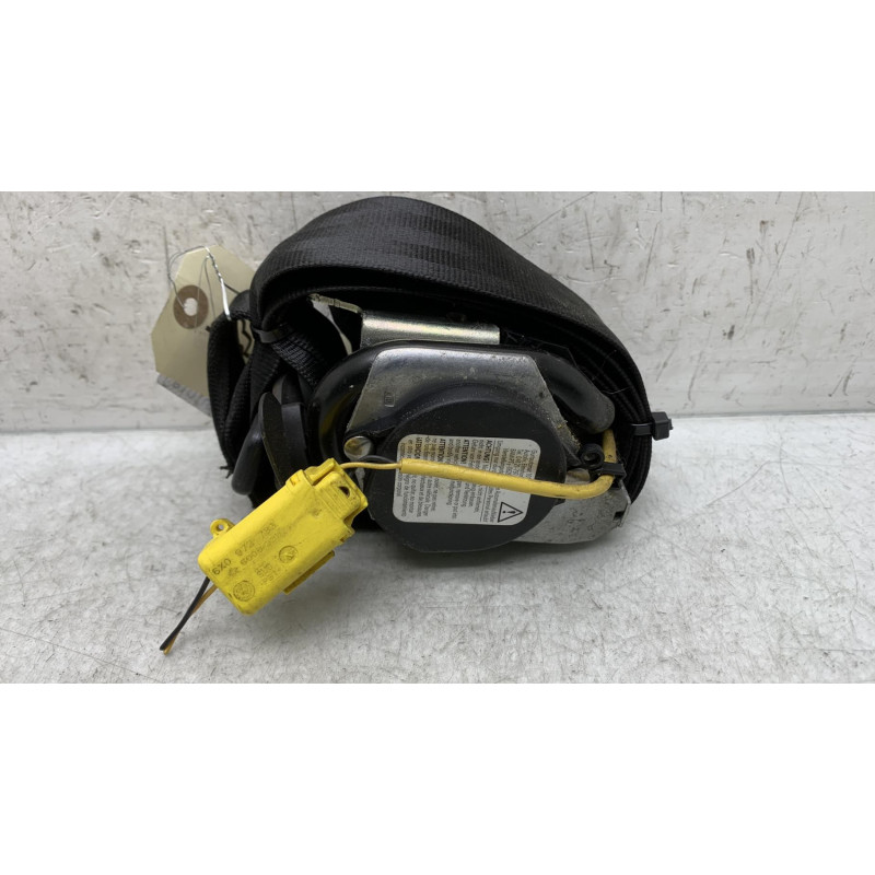 Pretensionneur de ceinture avant droit VOLKSWAGEN GOLF 5 Photo n°3