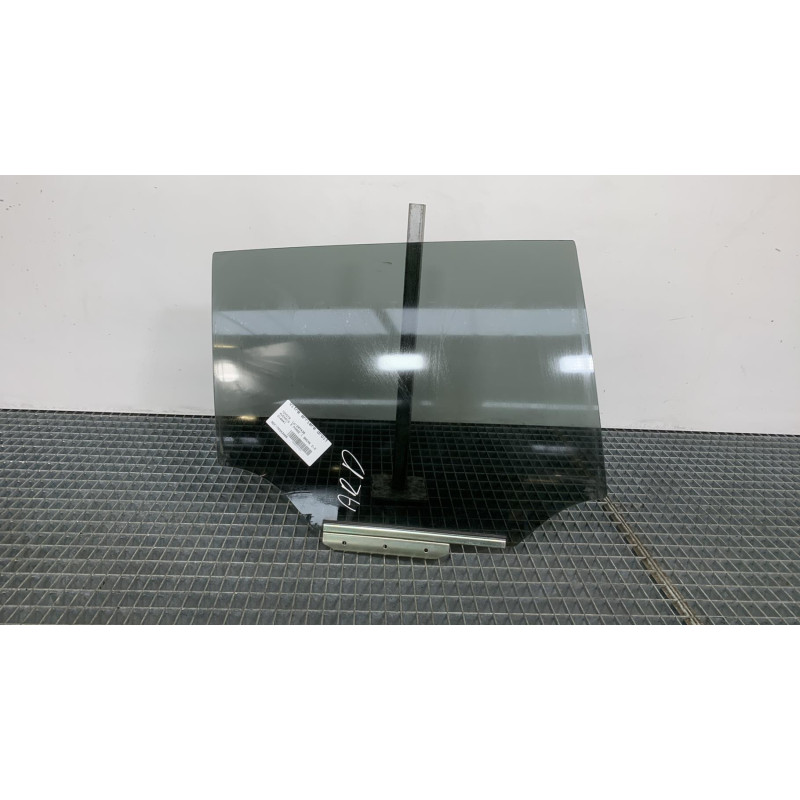 Vitre arriere droit TOYOTA AVENSIS 3 Photo n°1