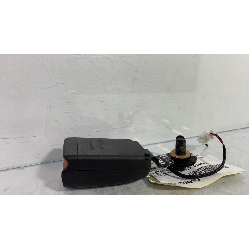 Attache ceinture arriere centrale KIA SPORTAGE 4 Photo n°3