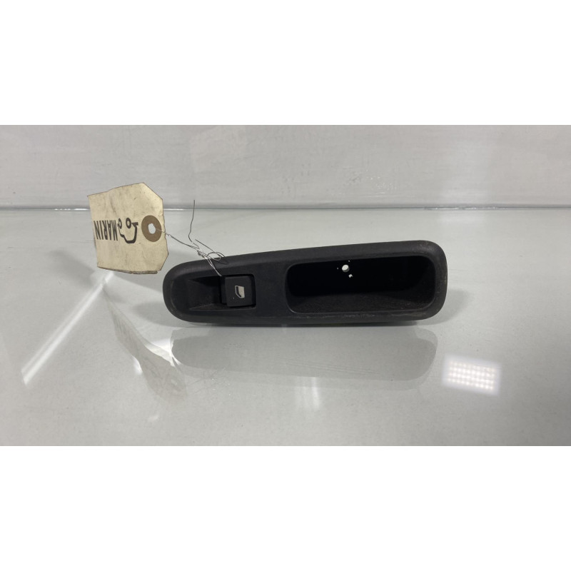 Interrupteur de leve vitre arriere droit PEUGEOT 3008 1 Photo n°1
