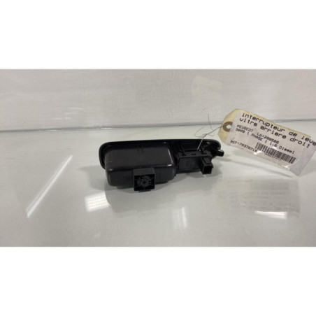 Interrupteur de leve vitre arriere droit PEUGEOT 3008 1