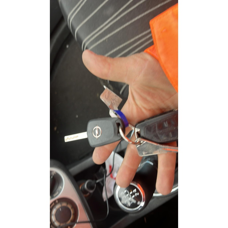 Bouton de warning OPEL CORSA D Photo n°7