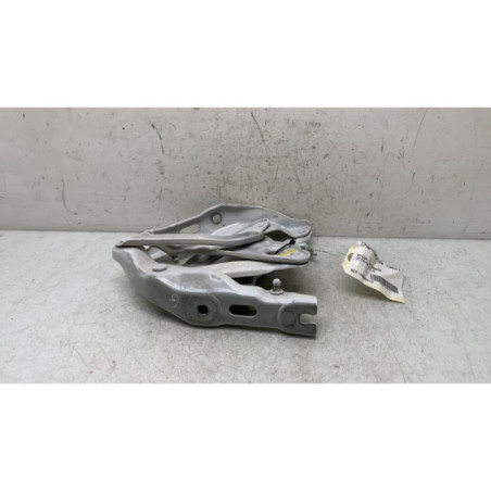 Charniere de capot SKODA OCTAVIA 3