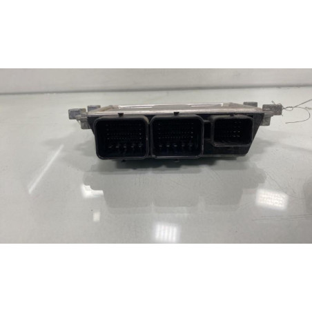 Calculateur moteur PEUGEOT 208 1