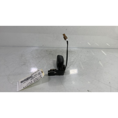 Attache ceinture arriere droit KIA CEE-D 1