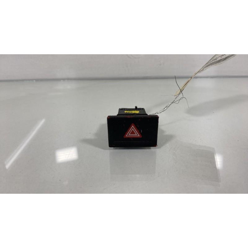 Bouton de warning VOLKSWAGEN TOUAREG 1 Photo n°2