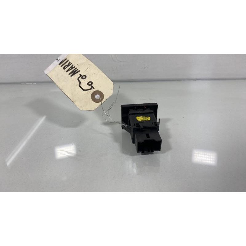 Bouton de warning VOLKSWAGEN TOUAREG 1 Photo n°3