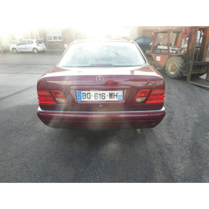 Feu arriere principal gauche (feux) MERCEDES CLASSE E 210 Photo n°7