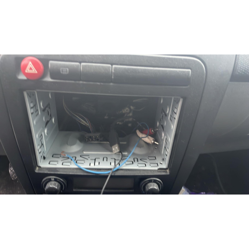 Pretensionneur de ceinture avant gauche SEAT IBIZA 3 Photo n°8