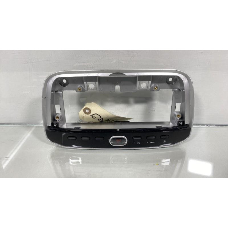 Bouton de warning FIAT PUNTO EVO 3 Photo n°2