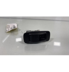 Interrupteur de leve vitre arriere droit TOYOTA COROLLA VERSO 2 Photo n°1