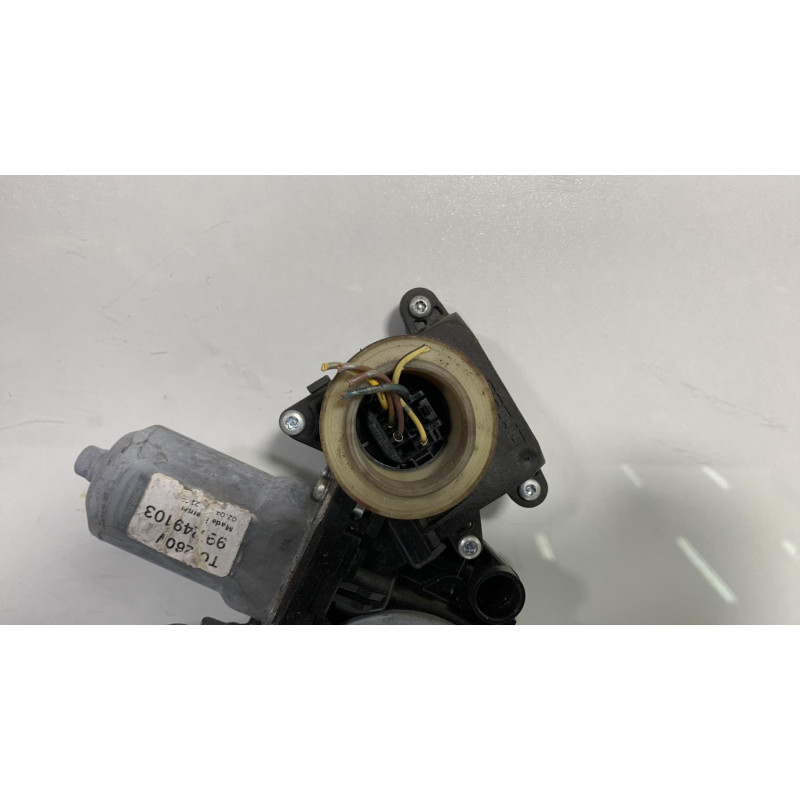 Leve vitre electrique arriere gauche TOYOTA COROLLA VERSO 2 Photo n°2