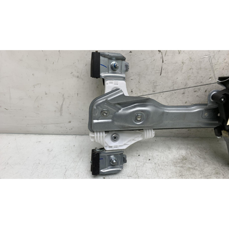 Leve vitre electrique avant gauche OPEL KARL Photo n°3