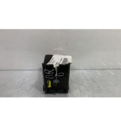 Attache ceinture arriere droit FORD FIESTA 6